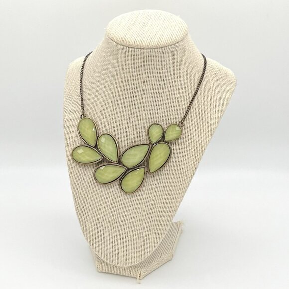 Y2K Green Teardrop Bib Statement Necklace Costume Jewelry Brass Tone Chain Party - Picture 1 of 6